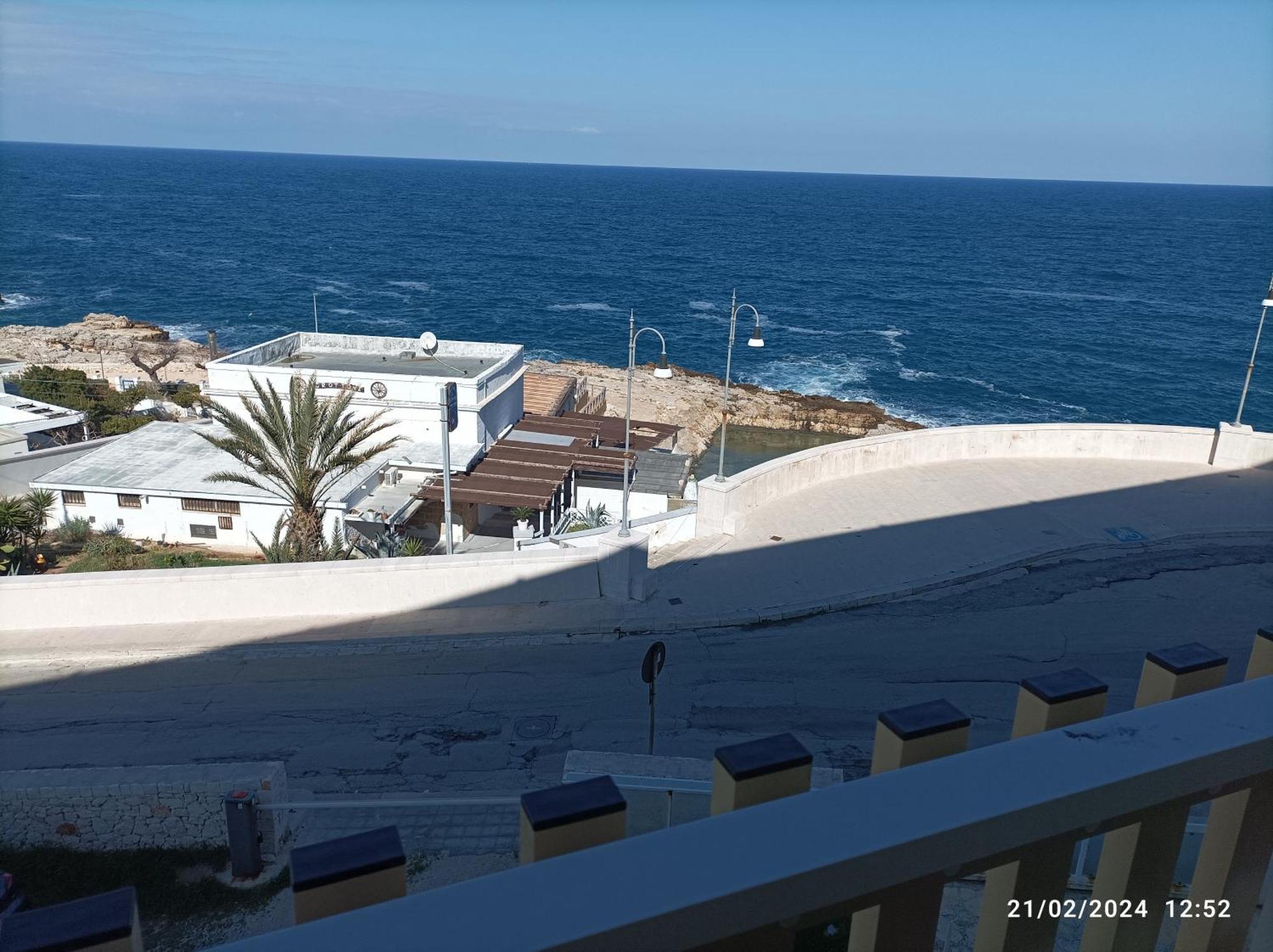 A Un Passo Dal Mare Apartment Полиняно а Маре Екстериор снимка