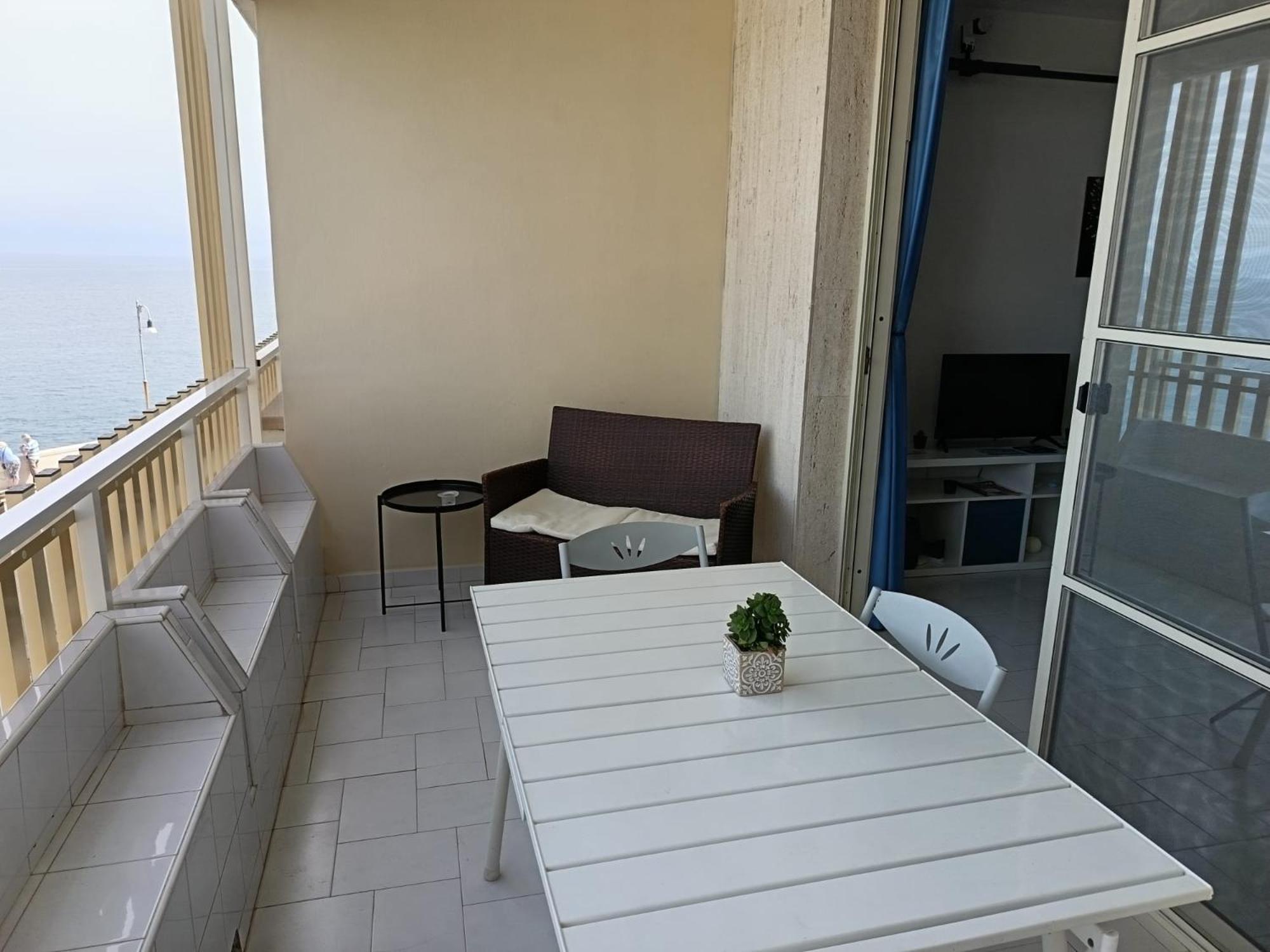 A Un Passo Dal Mare Apartment Полиняно а Маре Екстериор снимка
